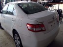 2010 TOYOTA CAMRY, WHITE, LE, 2.5L, AT. Z25986